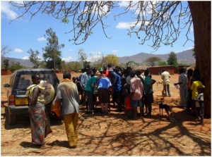 ”Operationsstuen” til gennemførelse af neutralisering under Baobabtræet i landsbyen Bumila i Mpwapwa Distriktet.