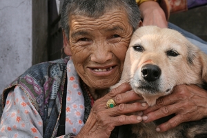 Hundedame-i-Dharamsala-500